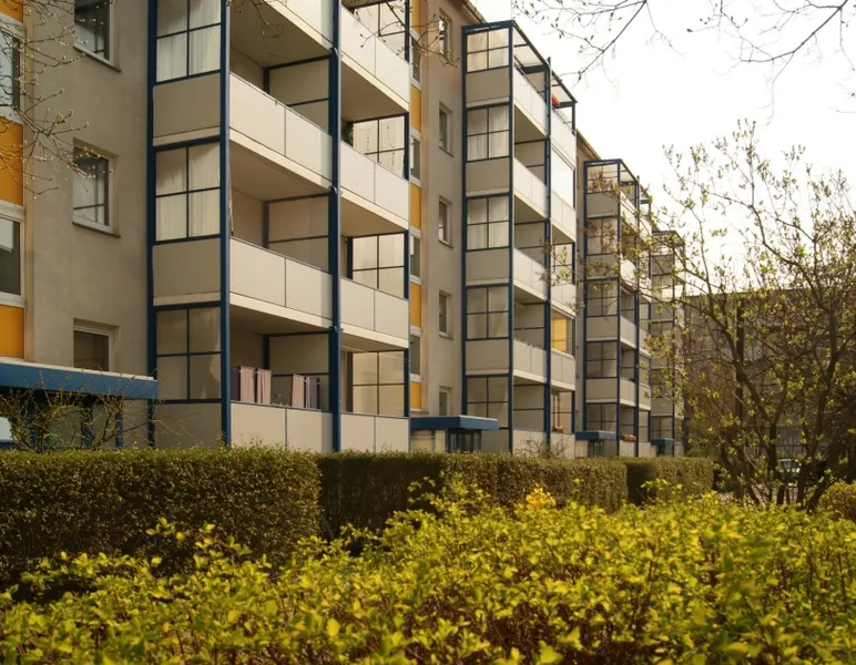Einbauküche und Laminat kann übernommen werden — photo 1